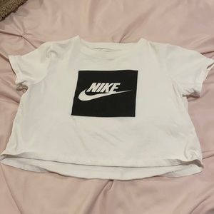 nike cropped white tshirt